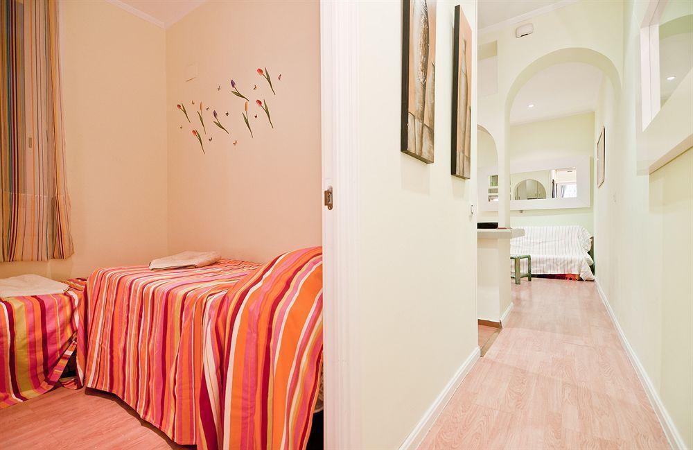 Apartamentos Aqui Me Quedo マドリード エクステリア 写真