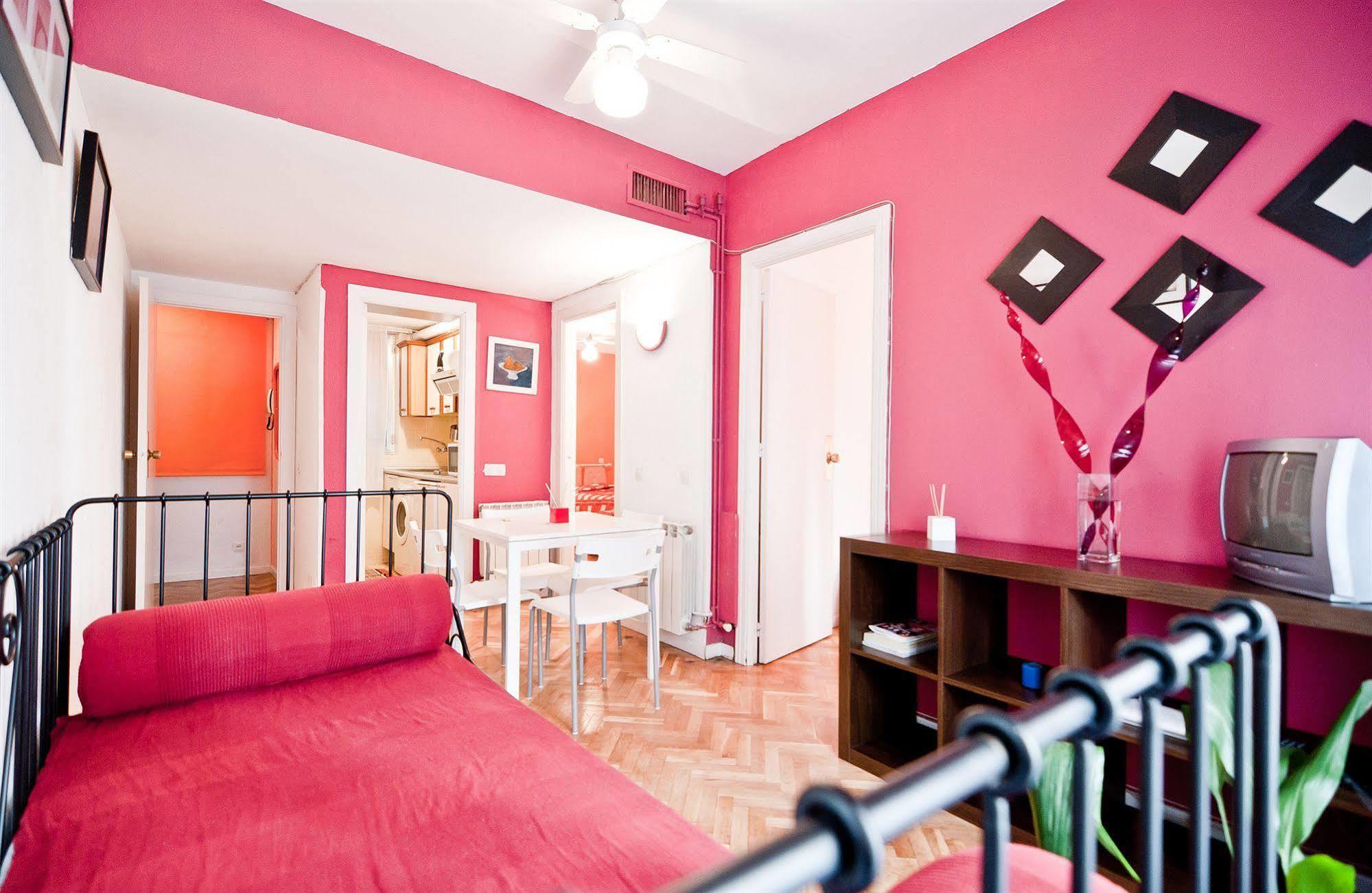 Apartamentos Aqui Me Quedo マドリード エクステリア 写真