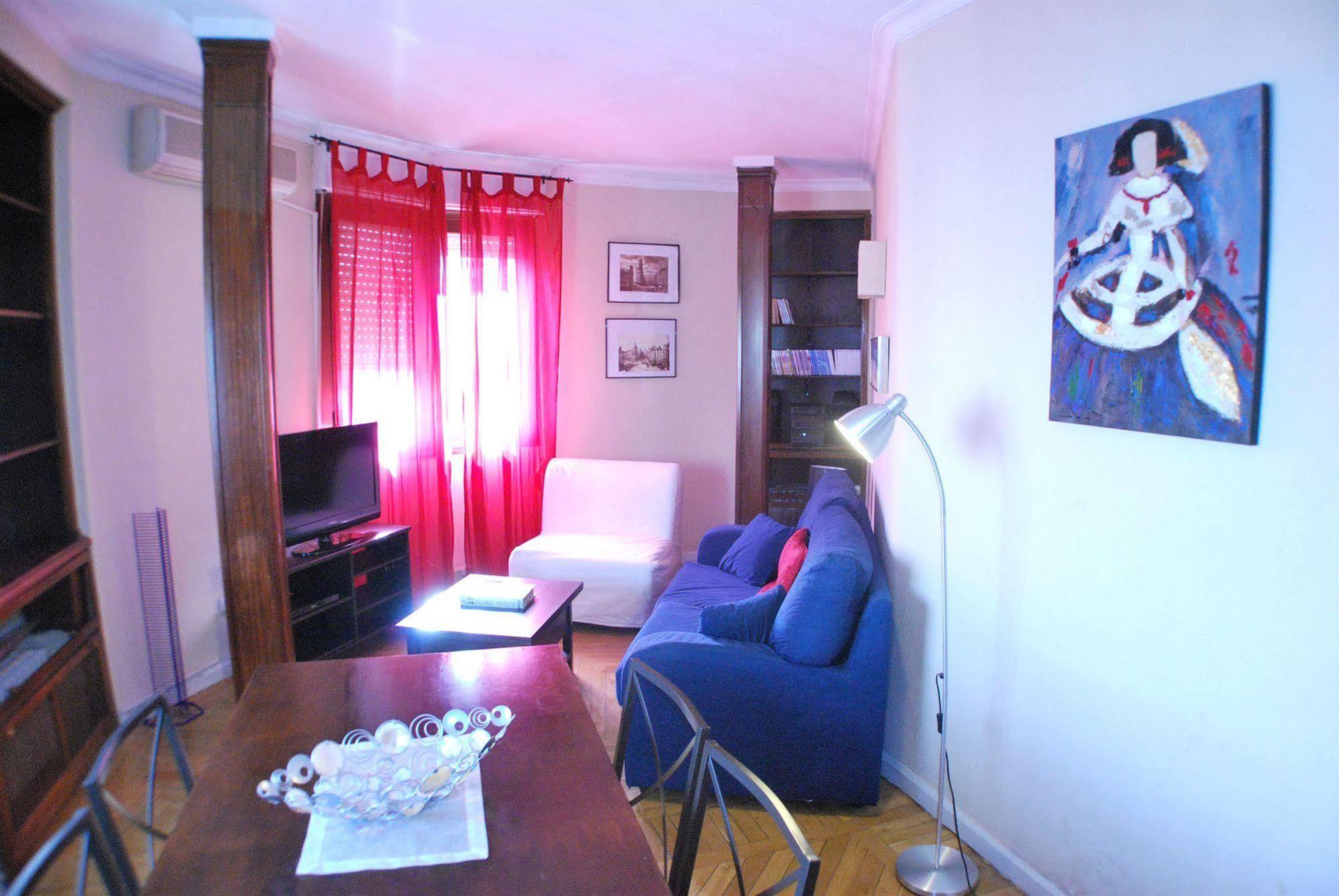 Apartamentos Aqui Me Quedo マドリード エクステリア 写真
