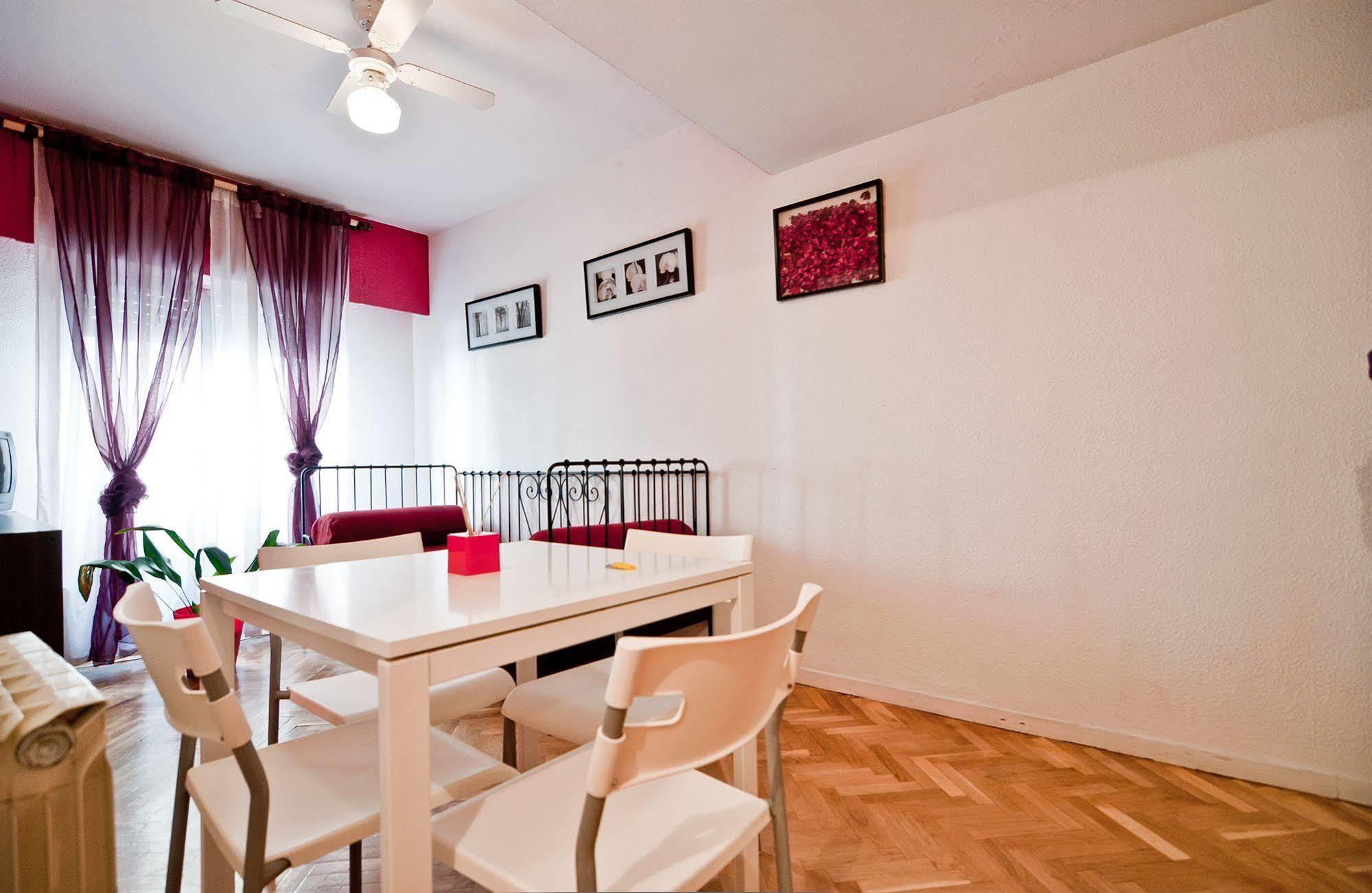 Apartamentos Aqui Me Quedo マドリード エクステリア 写真