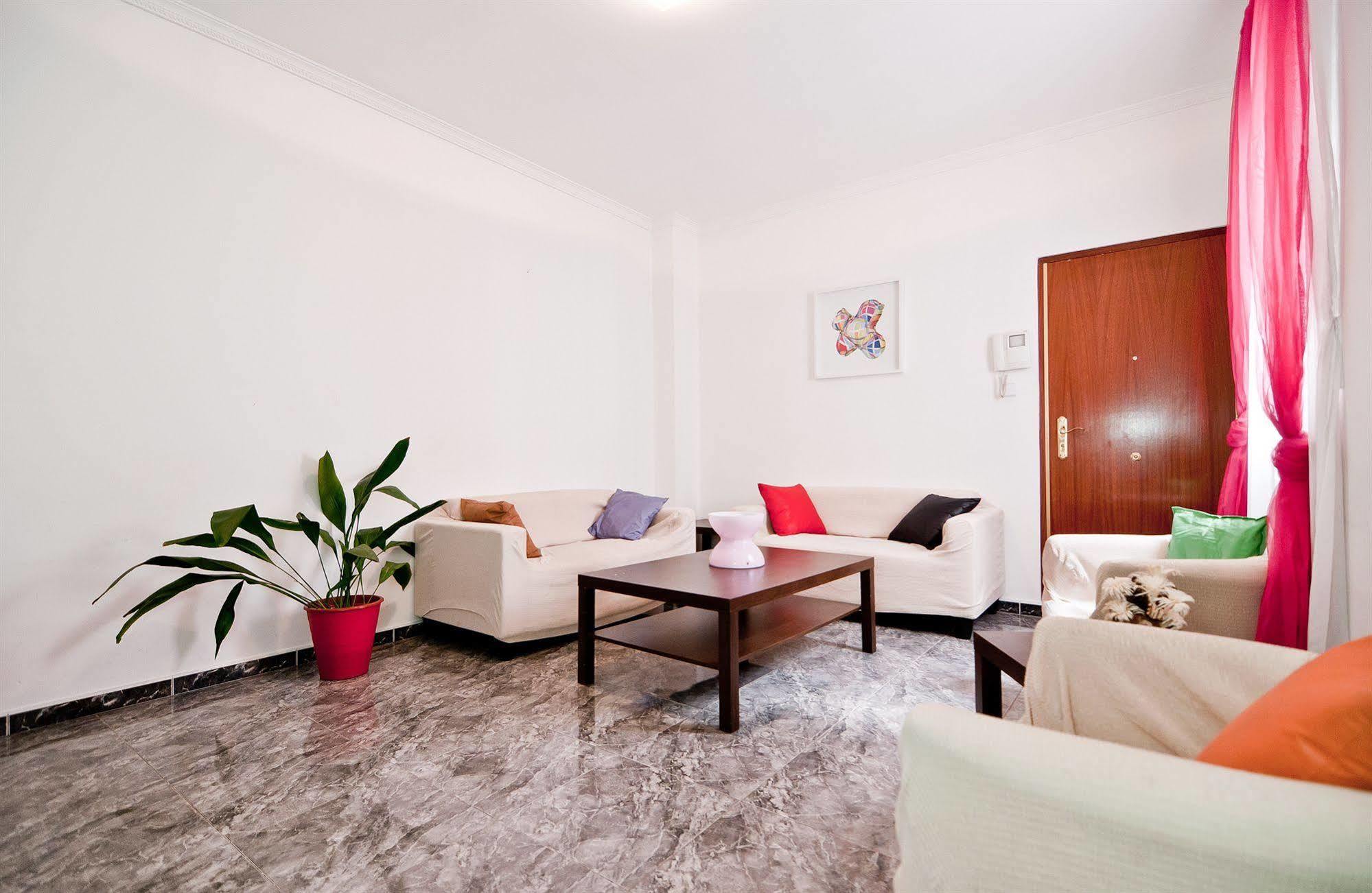 Apartamentos Aqui Me Quedo マドリード エクステリア 写真