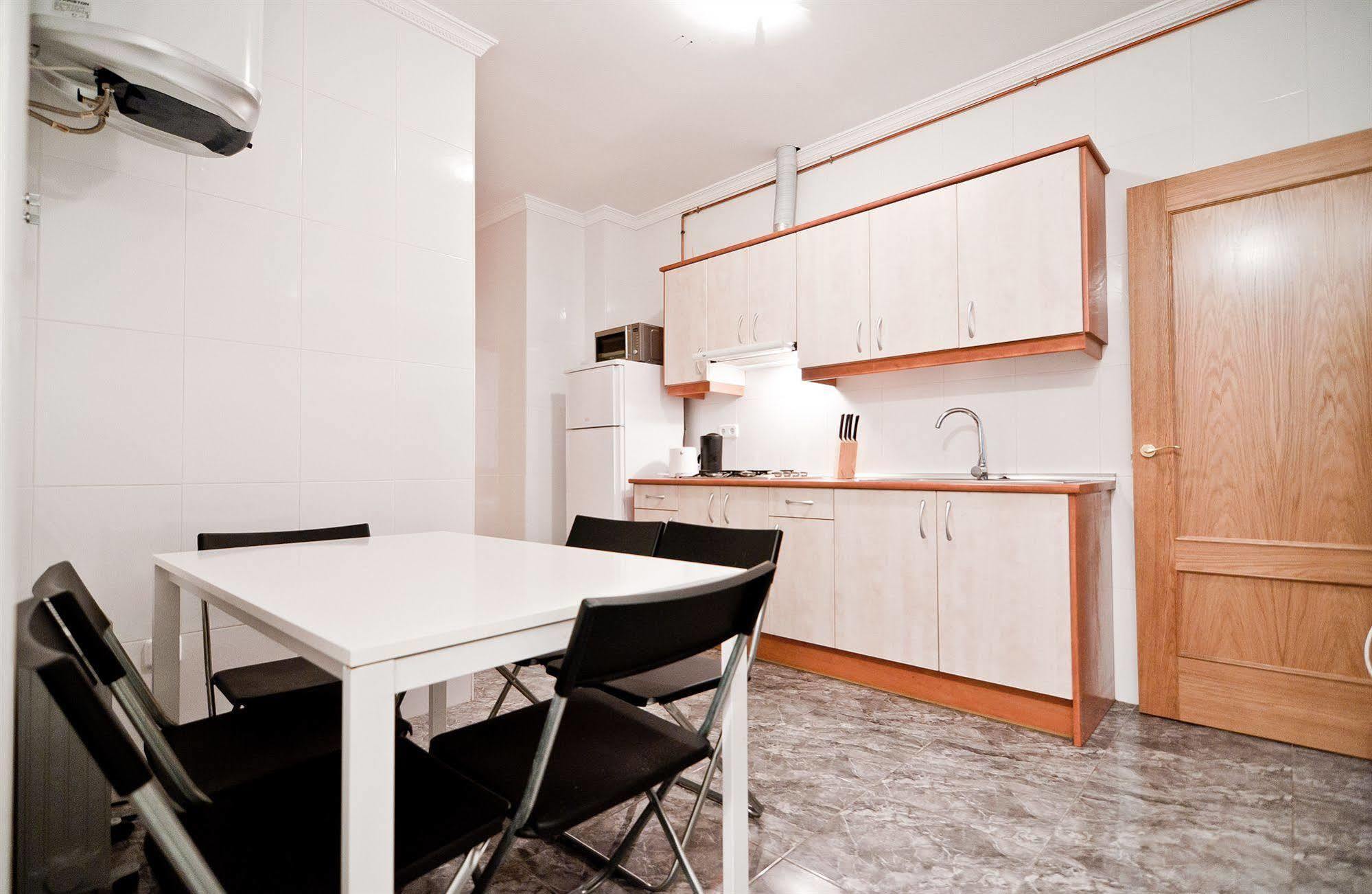 Apartamentos Aqui Me Quedo マドリード エクステリア 写真