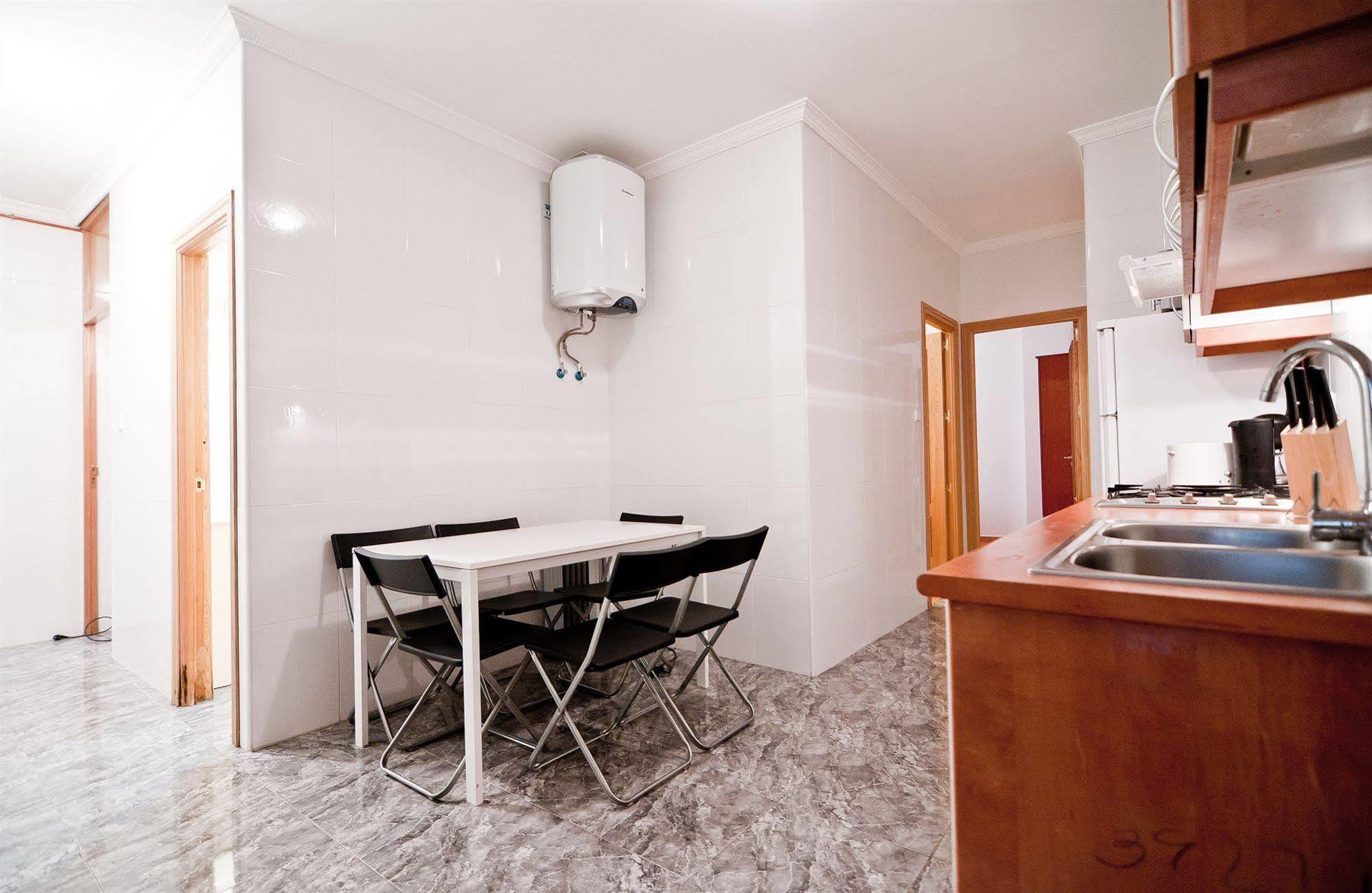 Apartamentos Aqui Me Quedo マドリード エクステリア 写真