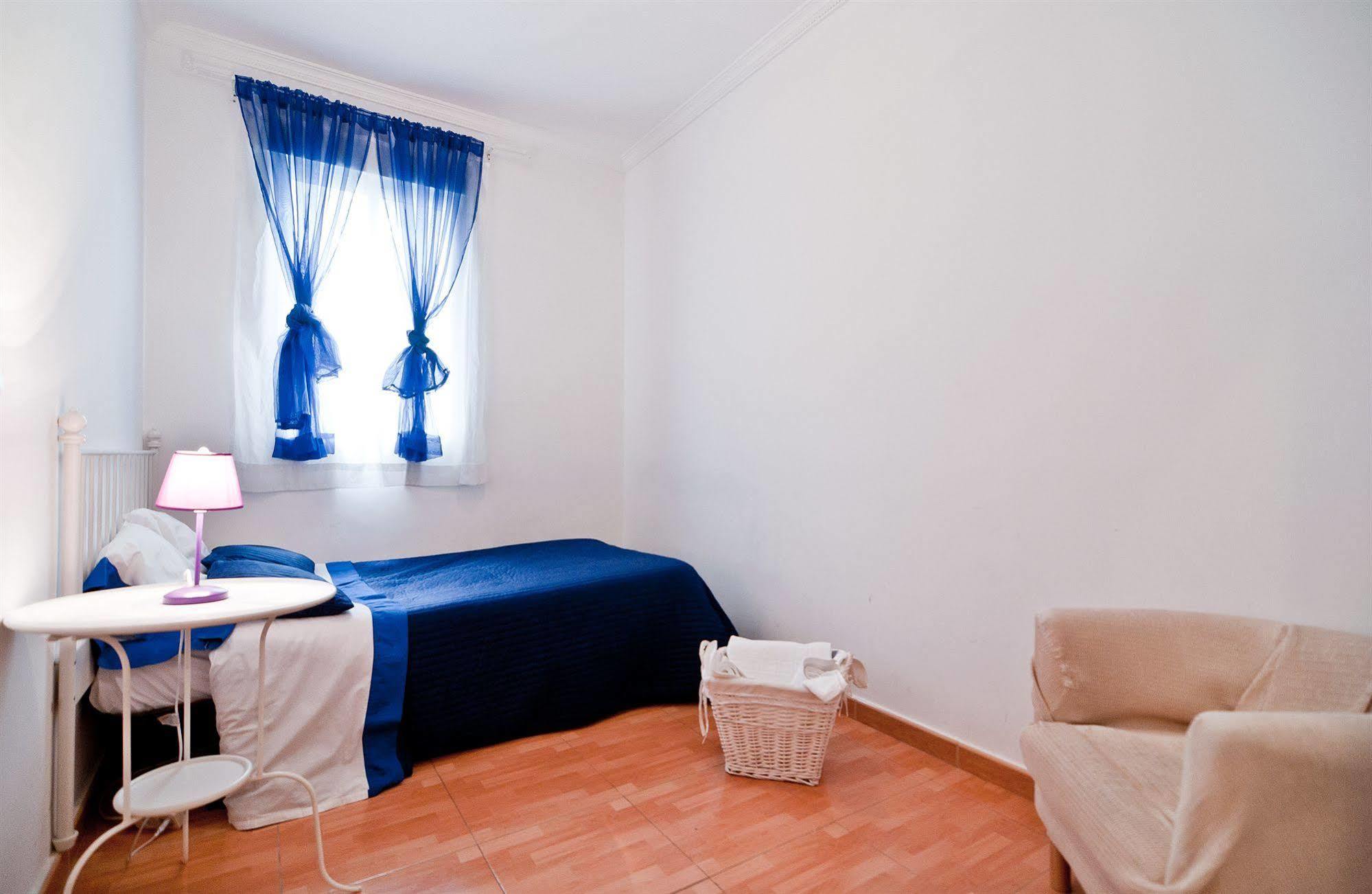 Apartamentos Aqui Me Quedo マドリード エクステリア 写真